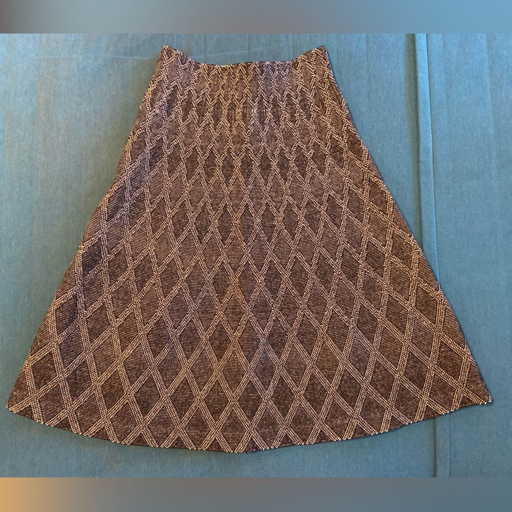 Gracia Black/White/Grey A-Line Stretchy Midi Skirt